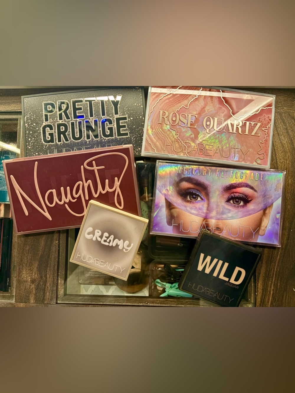 Band New-Authentic Huda Beauty Eyeshadow Palette Bundle